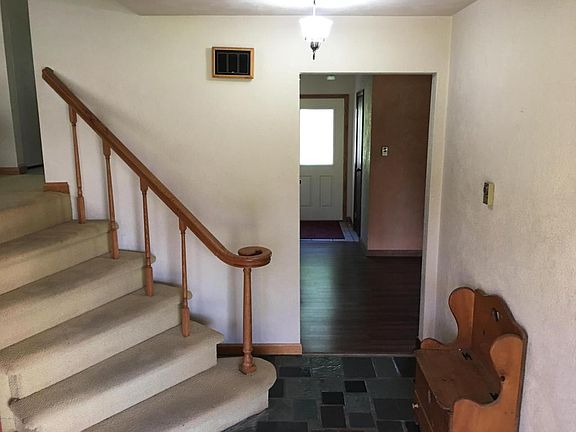3rd image of 125 Shadowood Ln