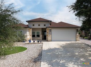 202 Roy Nichols Dr, Blanco, TX 78606