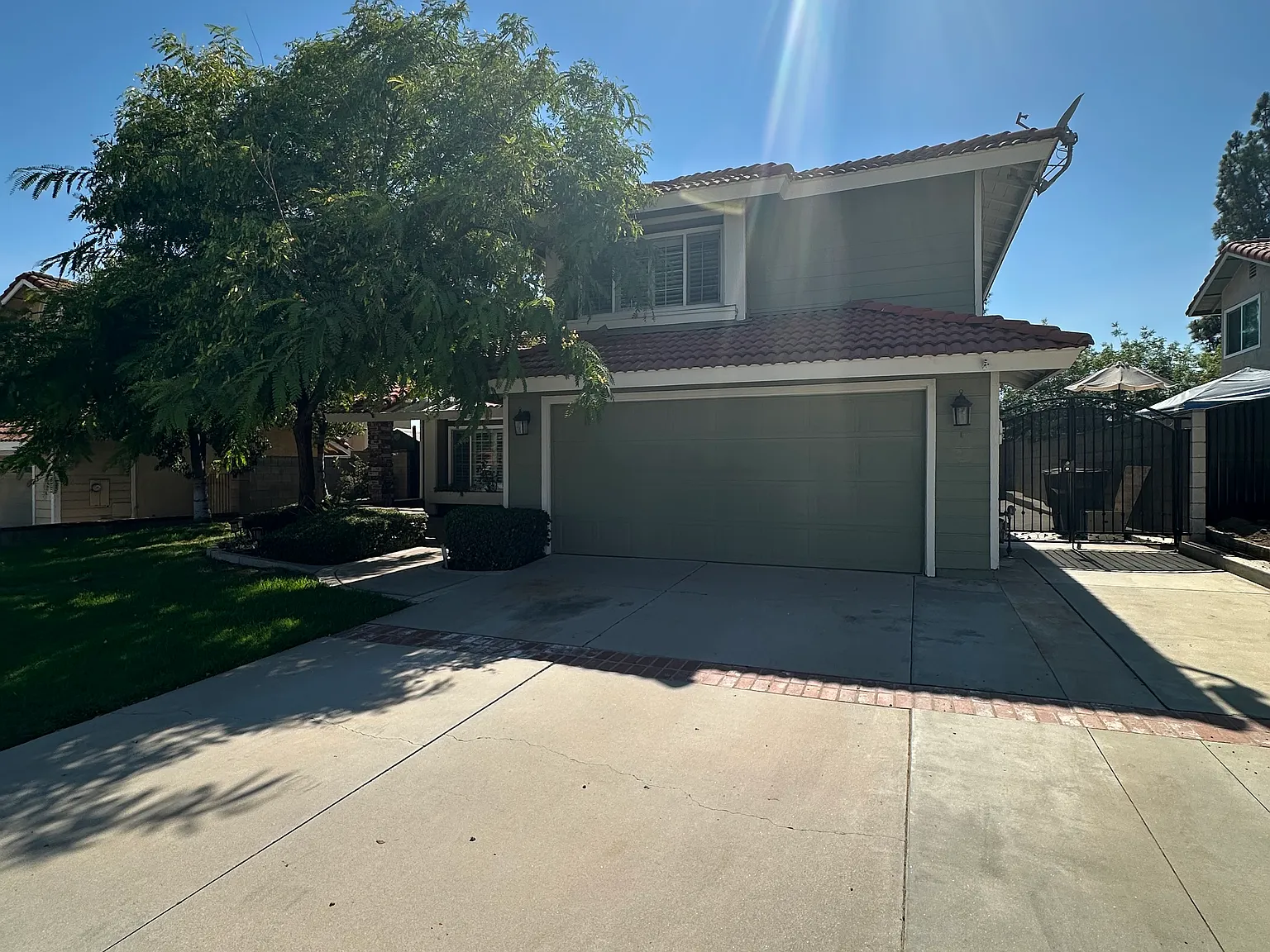 4 bed, 2027 sqft, $4,000 — Photo 2