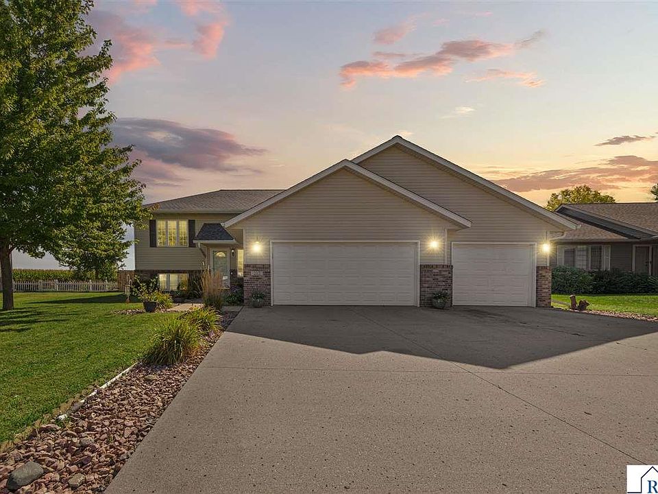 1st image of 217 Inverness Dr