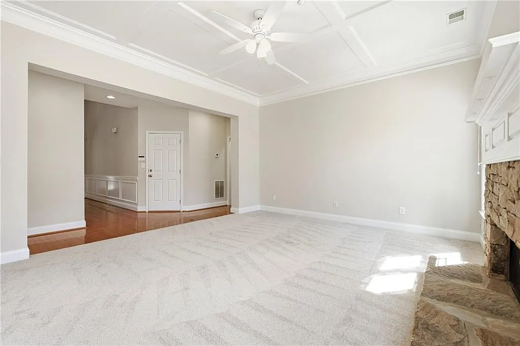 4 bed, 3.0 bath, 3253 sqft, $3,195 — Photo 4