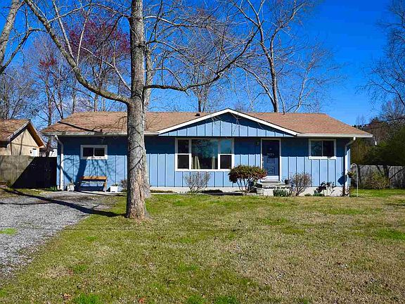 2nd image of 2025 Denham Dr SE