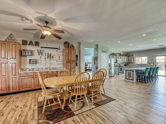 4th image of 1085 E San Carlos Way
