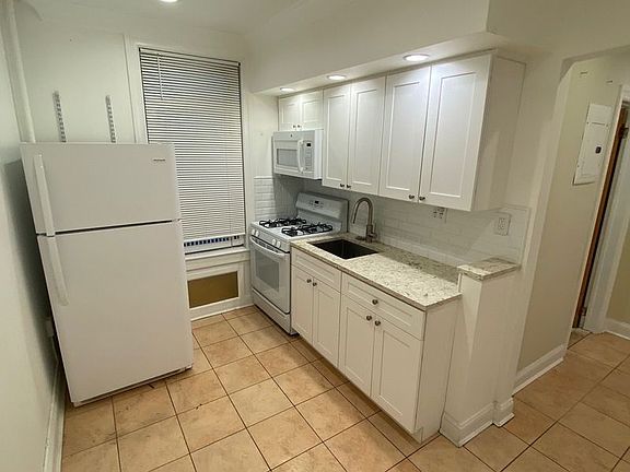 5th image of 18-29 Ditmars Blvd #1R