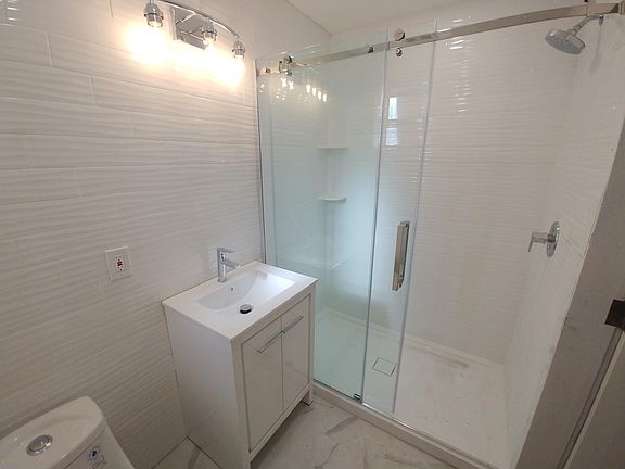 5th image of 1236 Wolf St Floor 1