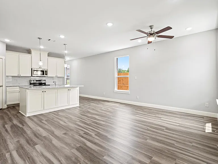 2308 Bloomfield Dr — Photo 11