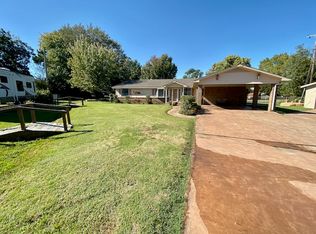 210 Crestview St, Poteau, OK 74953