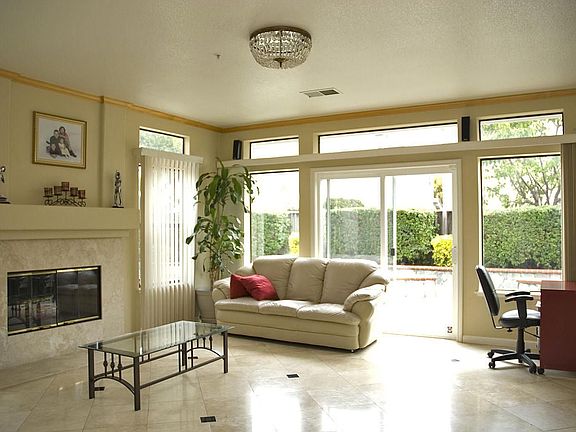 3rd image of 32521 Malibu Ct
