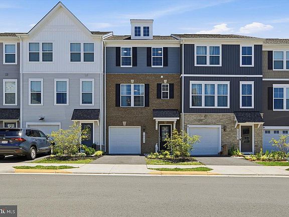 2nd image of 10545 Waterbury Woods Way