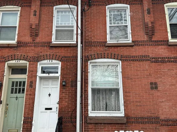 125 Mulberry St, Bristol, PA 19007