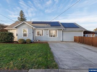 886 SW Birch St, Dallas, OR 97338