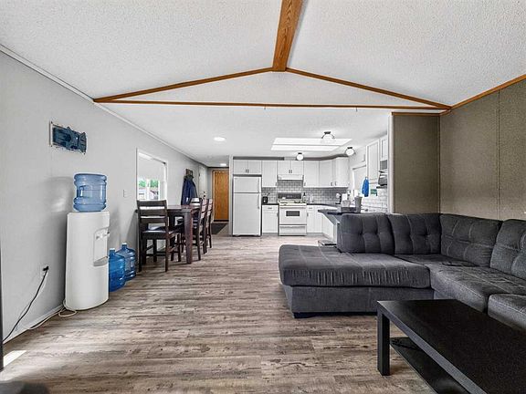 5th image of 10414 W 103rd Ave