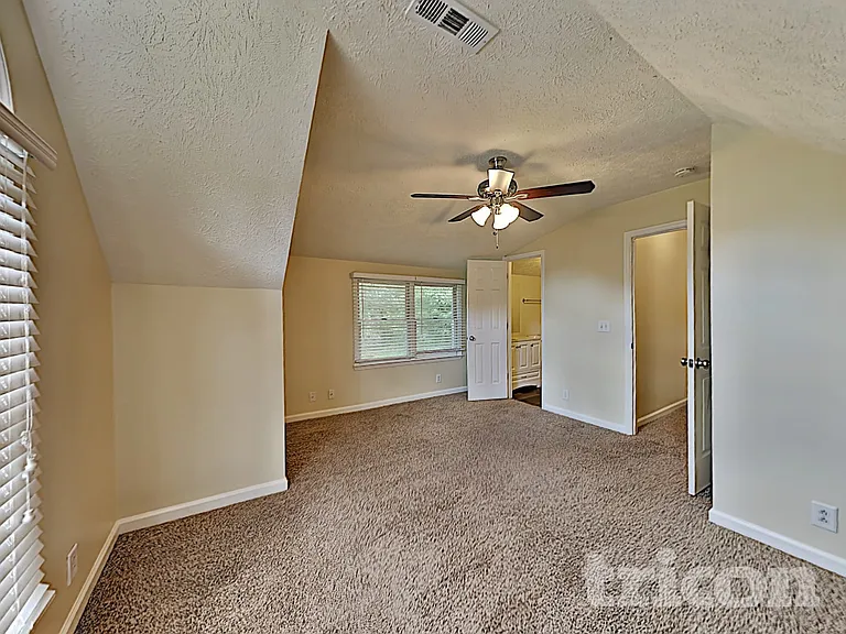 1943 Turfland Dr — Photo 19