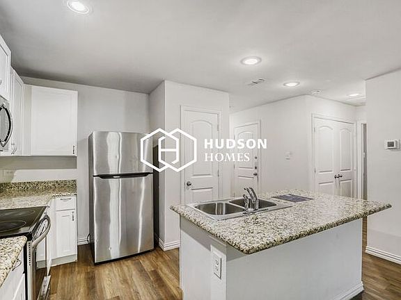 5th image of 807 W Morris St