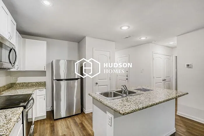 807 W Morris St — Photo 5