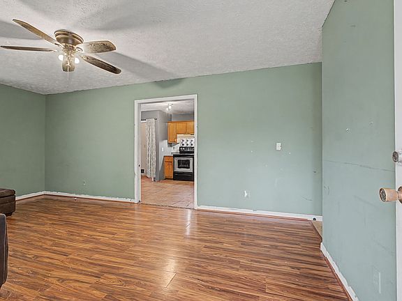 5th image of 178 Spring St