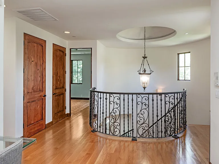 Sharon Rd — Photo 13