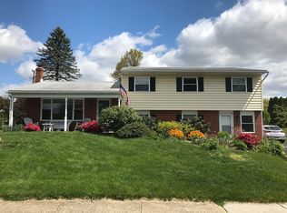 1959 Crooked Oak Dr, Lancaster, PA 17601