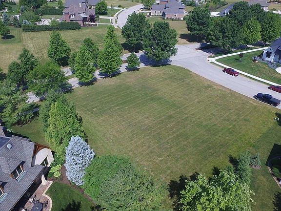 4th image of 10330 N Attingham Park
