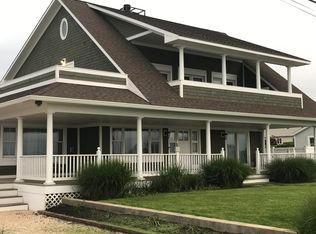 9 Laura Lee Dr, Center Moriches, NY 11934