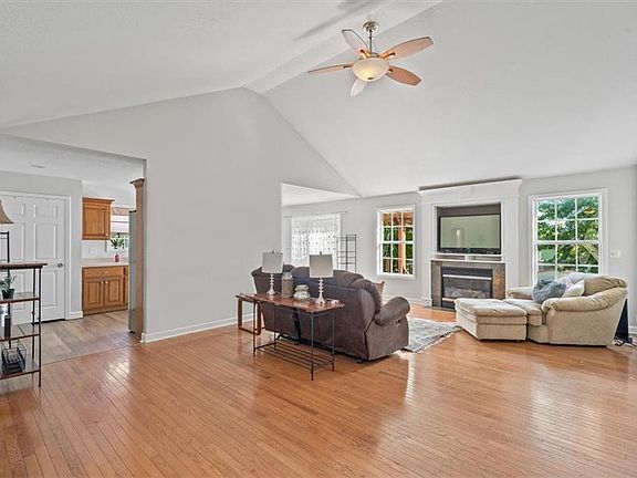 5th image of 13663 Barber Ave