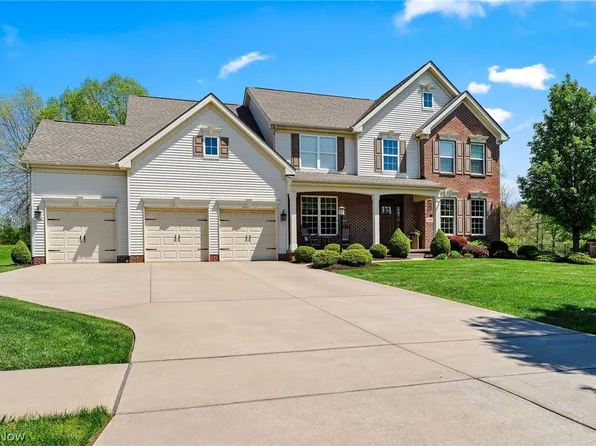 2886 Parnham Dr, Medina, OH 44256