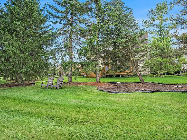 5974 Versailles Ave — Photo 37