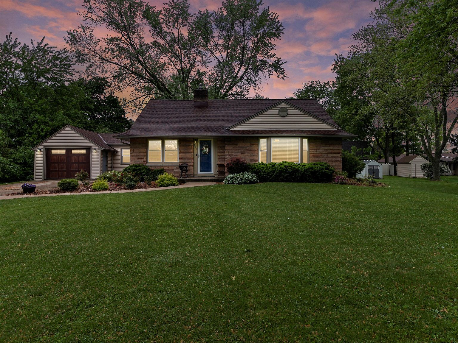 827 Marymere Dr, Oconomowoc, WI 53066 Zillow