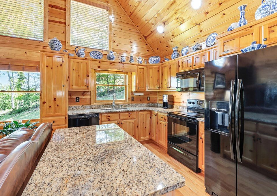 10th image of 1055 Carolina Fox Cir