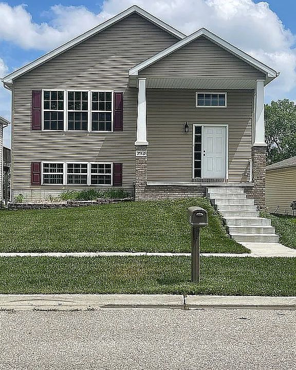 1st image of 720 Lamont Dr