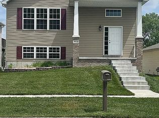 720 Lamont Dr, Lincoln, NE 68528