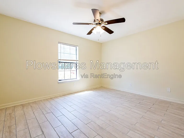 106 E Florence Ave #13 — Photo 3