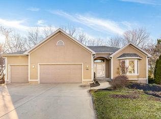 8570 Frederick Dr, De Soto, KS 66018
