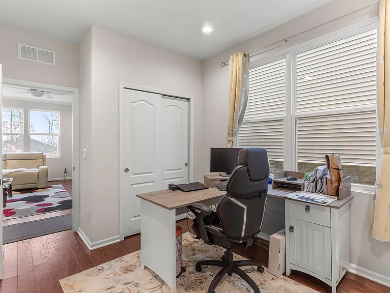 2825 Dillon Dr — Photo 20