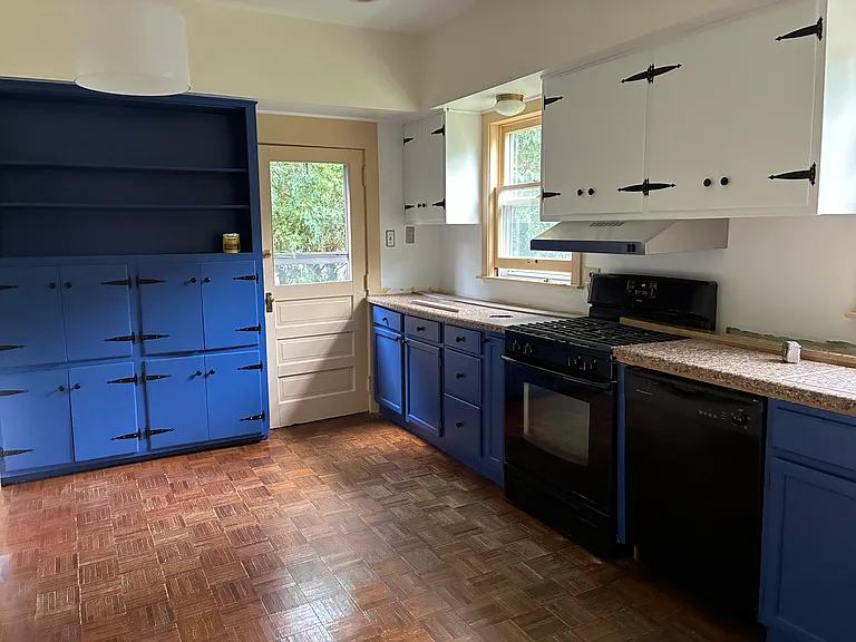 kitchen (under renovation still)