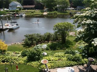 185 Riverside Dr, South Kingstown, RI 02879