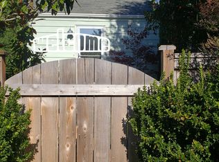 3550 SW 100th St, Seattle, WA 98146