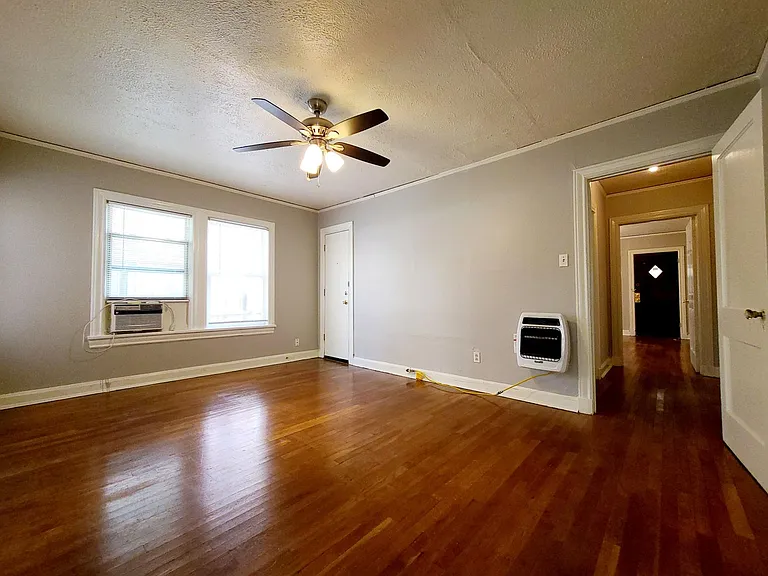5707 Ross Ave — Photo 9
