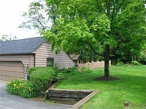5th image of 12 Poland Manor Dr