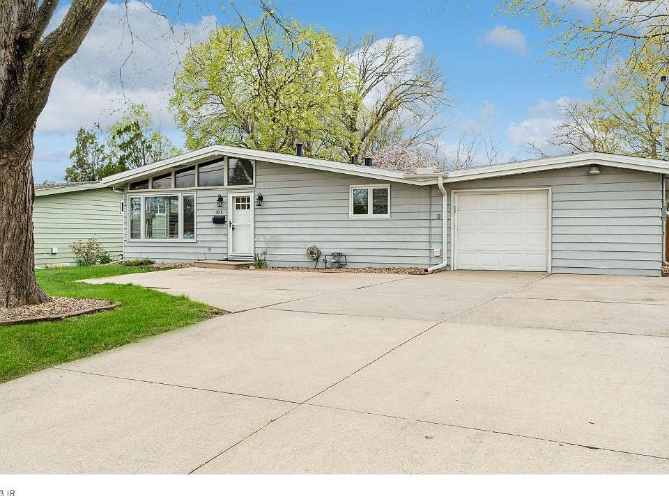 1016 63rd St, Windsor Heights, IA 50324 Zillow