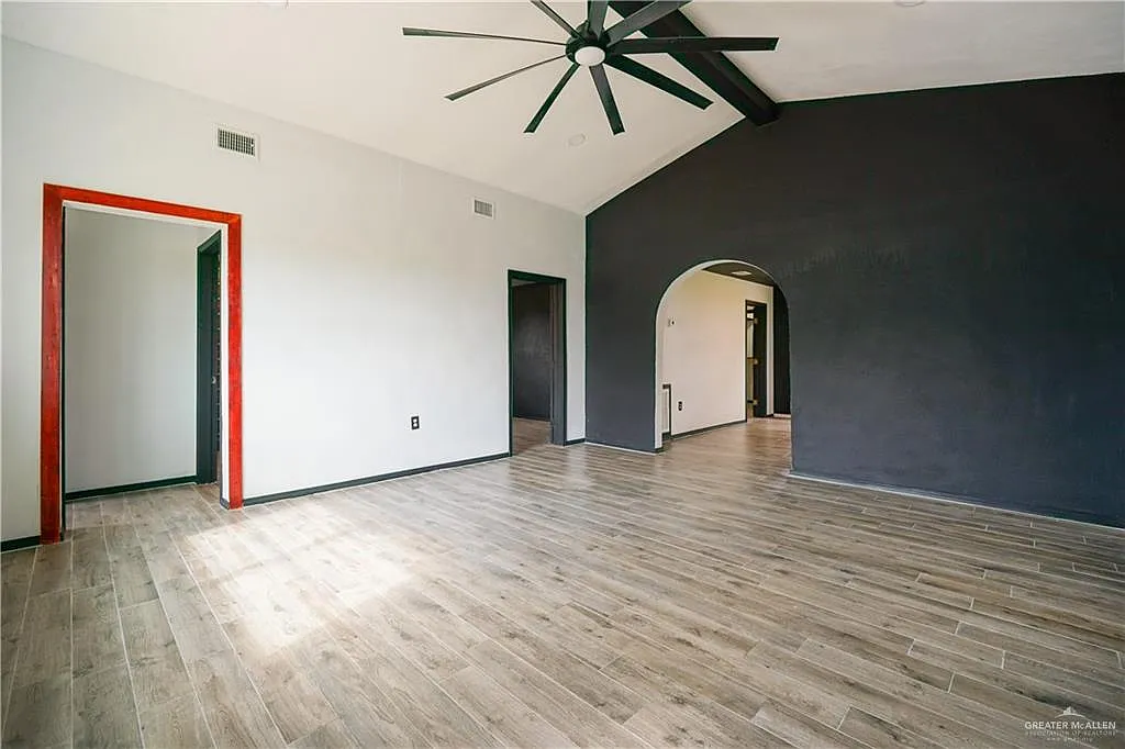 3 bed, 2.0 bath, 1398 sqft, $1,450 — Photo 4