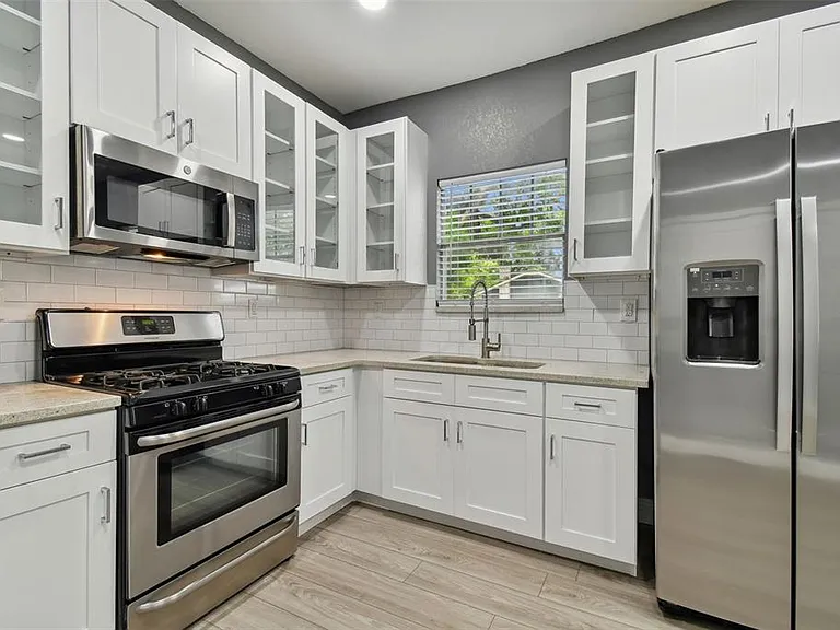6810 N Navin Ave — Photo 56