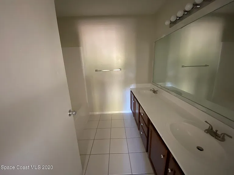 2100 Forest Knoll Dr NE #204 — Photo 6