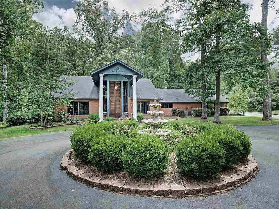 1st image of 106 Quail Hollow Dr