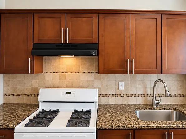 520 Broadway #3A, Newark, NJ 07104
