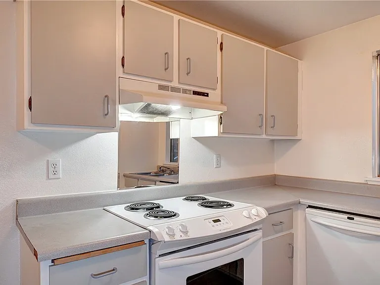 10332 15th Avenue Ct E — Photo 17