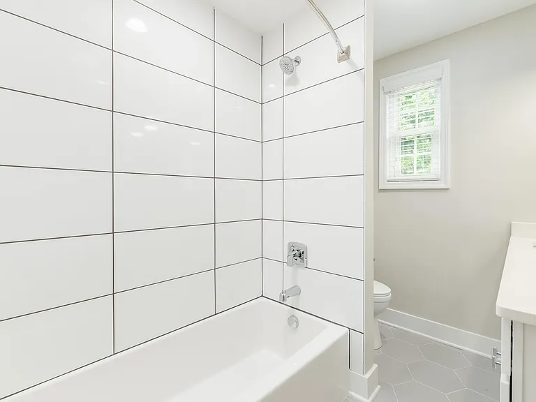435 Wake St — Photo 11
