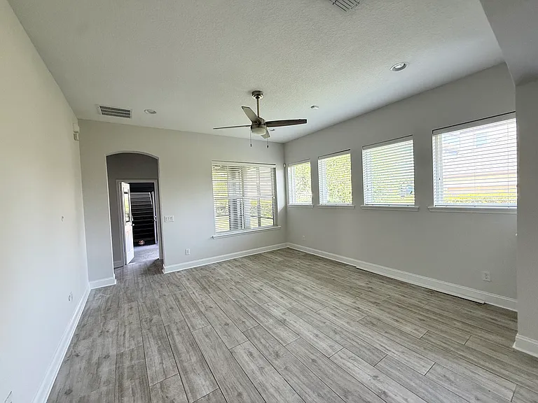 13836 Sachs Ave — Photo 8