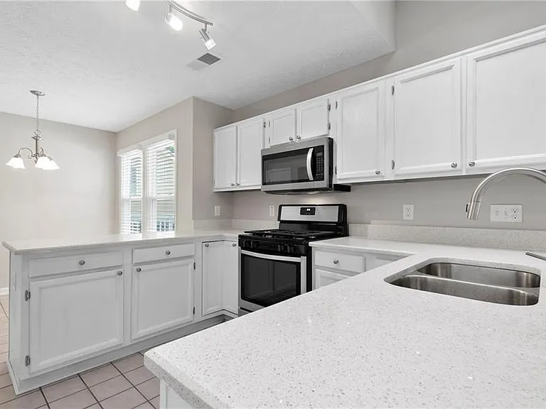 465 Mikasa Dr — Photo 13
