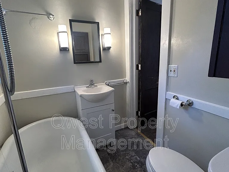 1335 Logan St SE — Photo 8